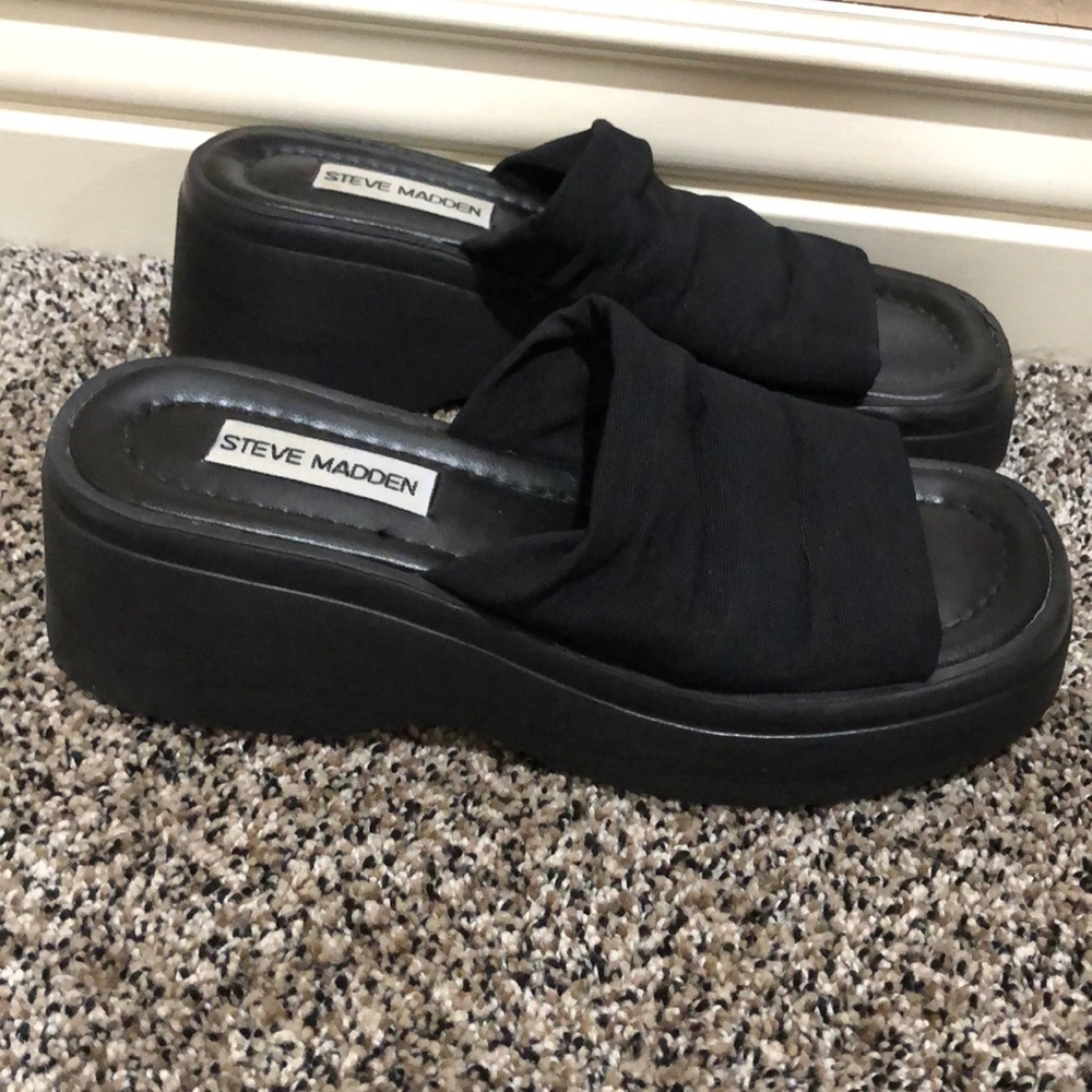 Y2K Iconic Steve Madden Black Platform Scrunchie Sandals
